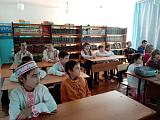 Учусь в национальном костюме