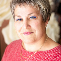 Коновалова Елена Лесмановна